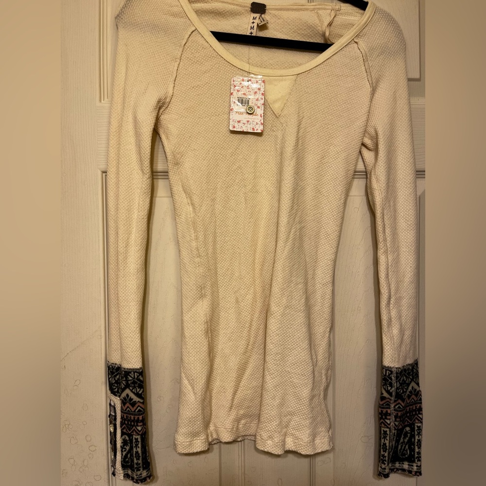 New! Cream Free People Long Sleeved Shirt Pattern on Sleeves Size Medium